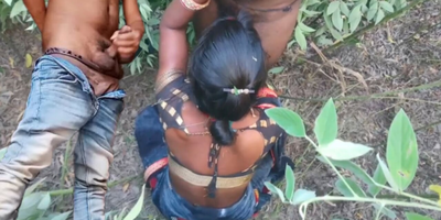 Witness these Indian college girls get ultra-kinky with public bang-out &