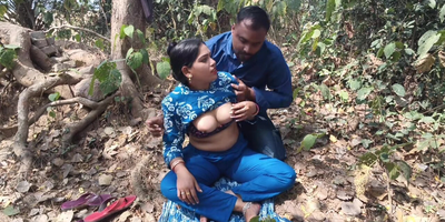 Indian neighbourhood pub Sex video, indian girl obese boob press by her step